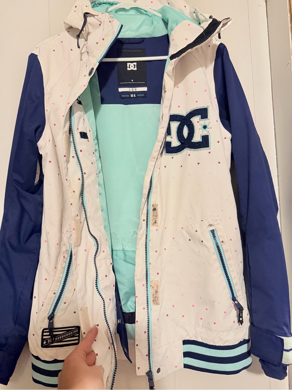 DC Women’s White Jacket with Navy Sleeves - Picture 7 of 14